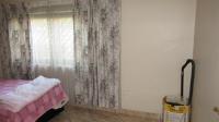 Bed Room 1 - 15 square meters of property in Alberton