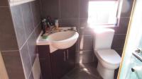 Bathroom 3+ - 8 square meters of property in Alberton