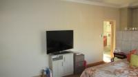 Main Bedroom - 31 square meters of property in Alberton
