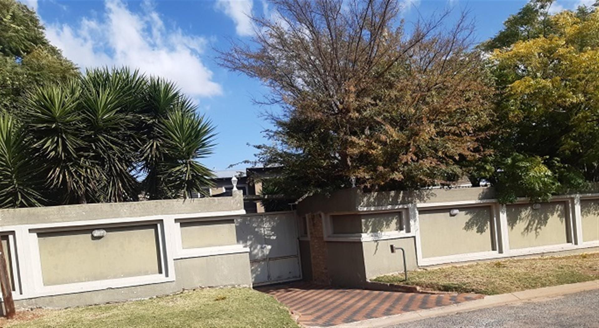 Front View of property in Northcliff