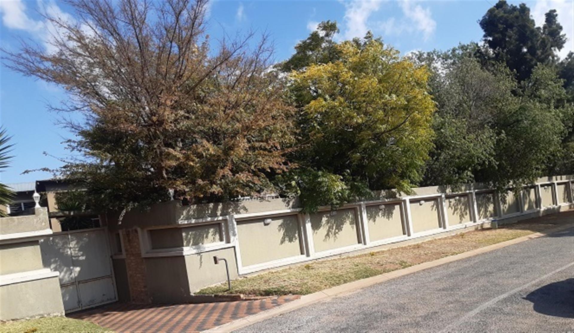 Front View of property in Northcliff