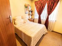 Bed Room 1 of property in Norkem park