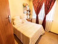 Bed Room 1 of property in Norkem park