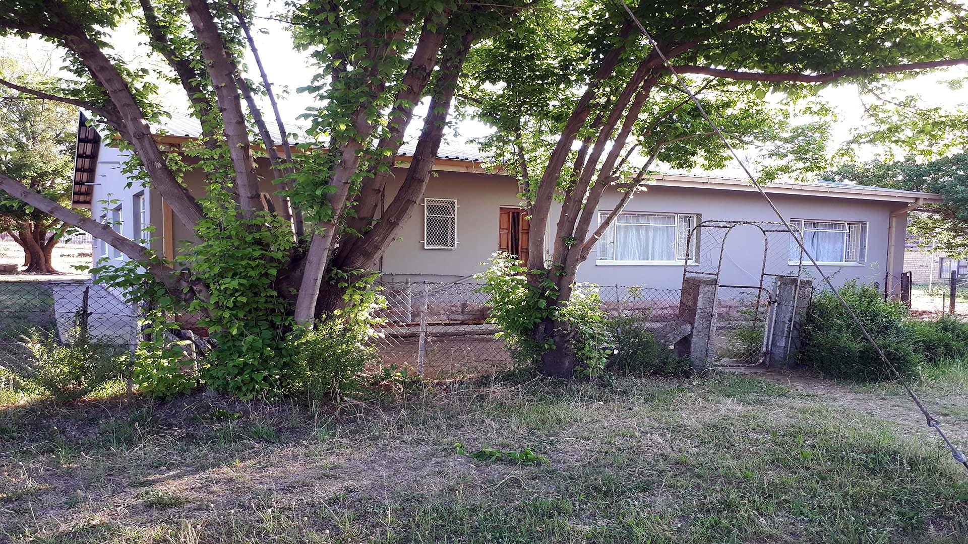 Front View of property in Clocolan