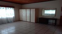 Lounges - 72 square meters of property in Clocolan