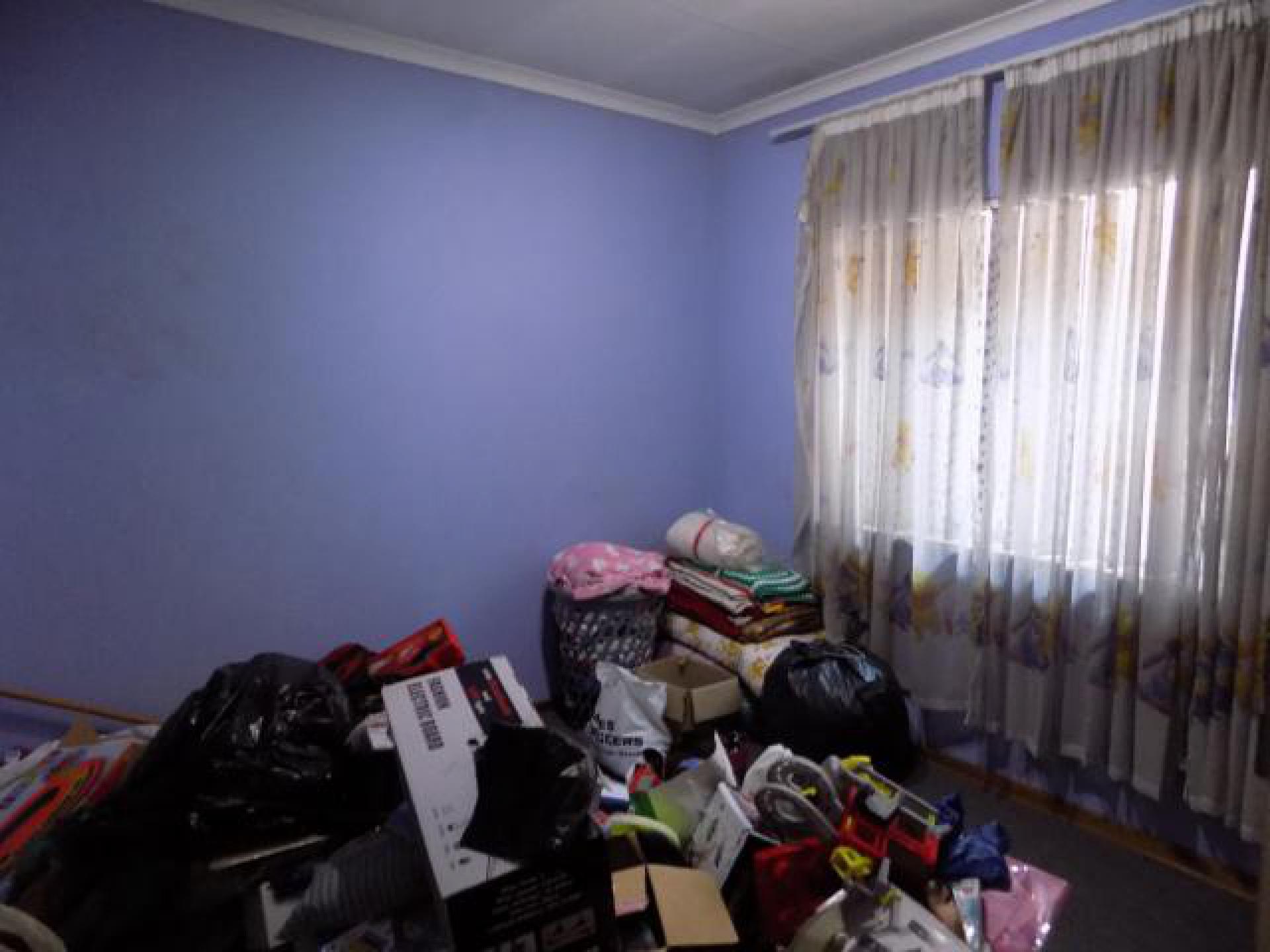 Bed Room 1 - 11 square meters of property in Casseldale