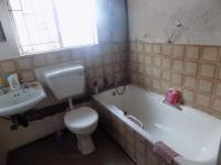 Bathroom 1 - 4 square meters of property in Casseldale