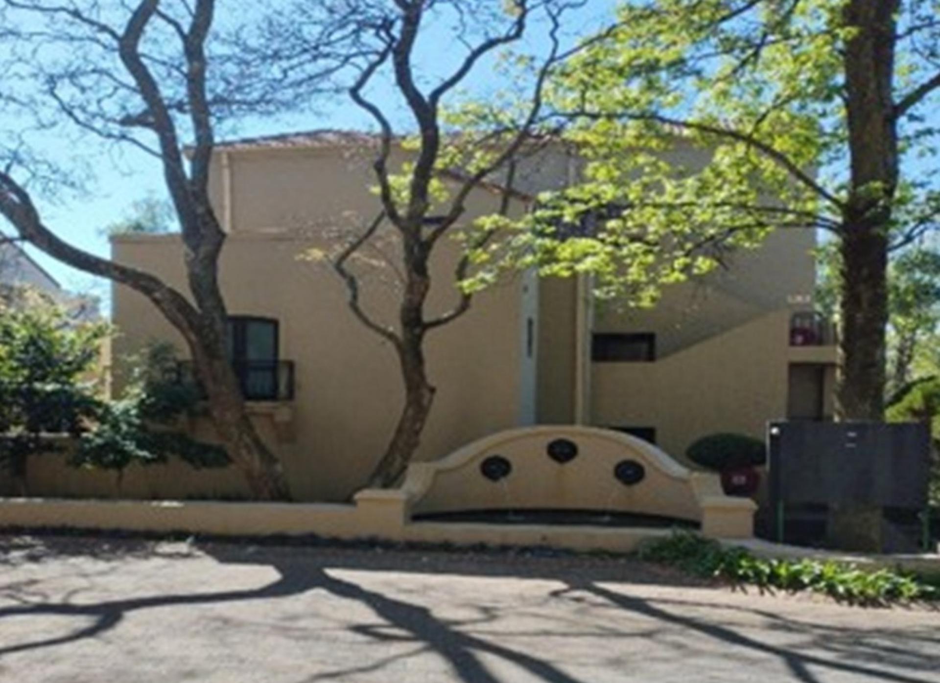 Front View of property in Strathavon