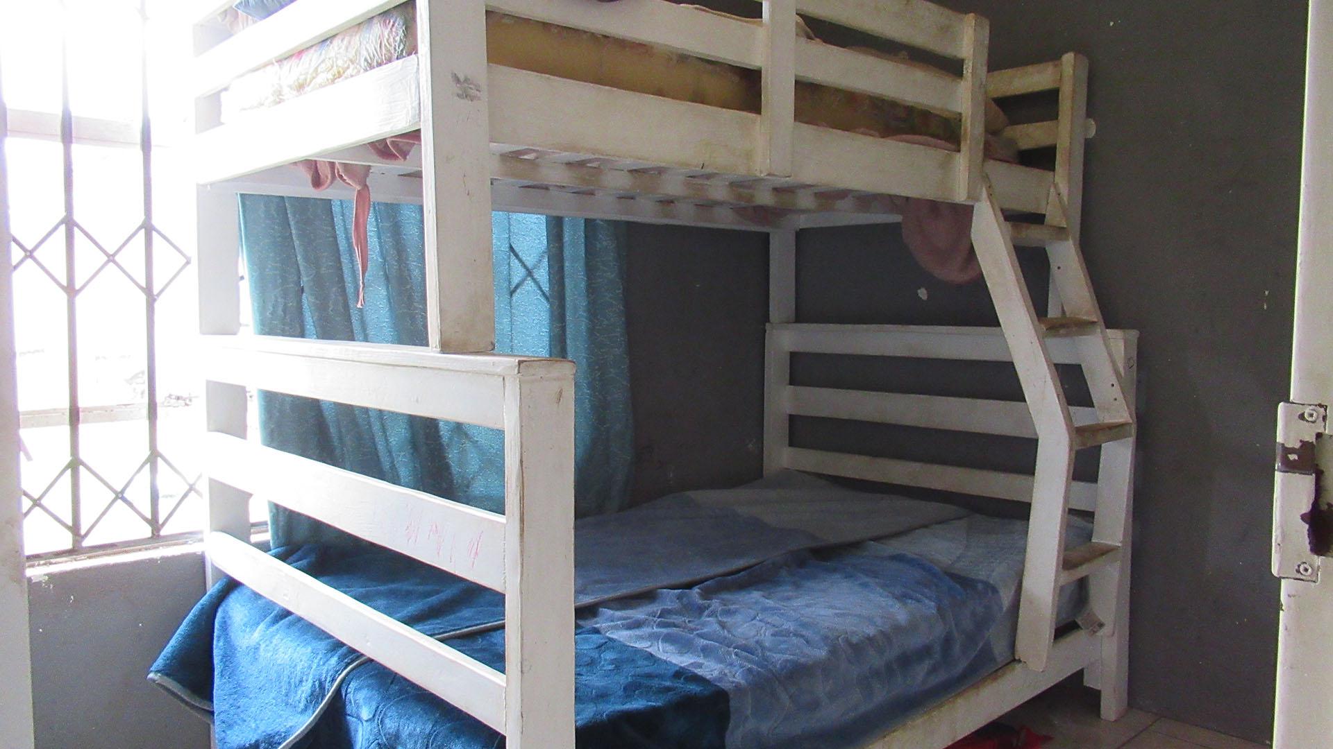 Bed Room 2 - 8 square meters of property in Fleurhof