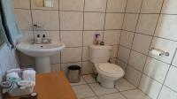 Bathroom 1 - 14 square meters of property in Kimberley