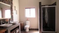 Main Bathroom - 10 square meters of property in Hoeveldpark
