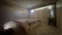 Bed Room 1 of property in Die Wilgers