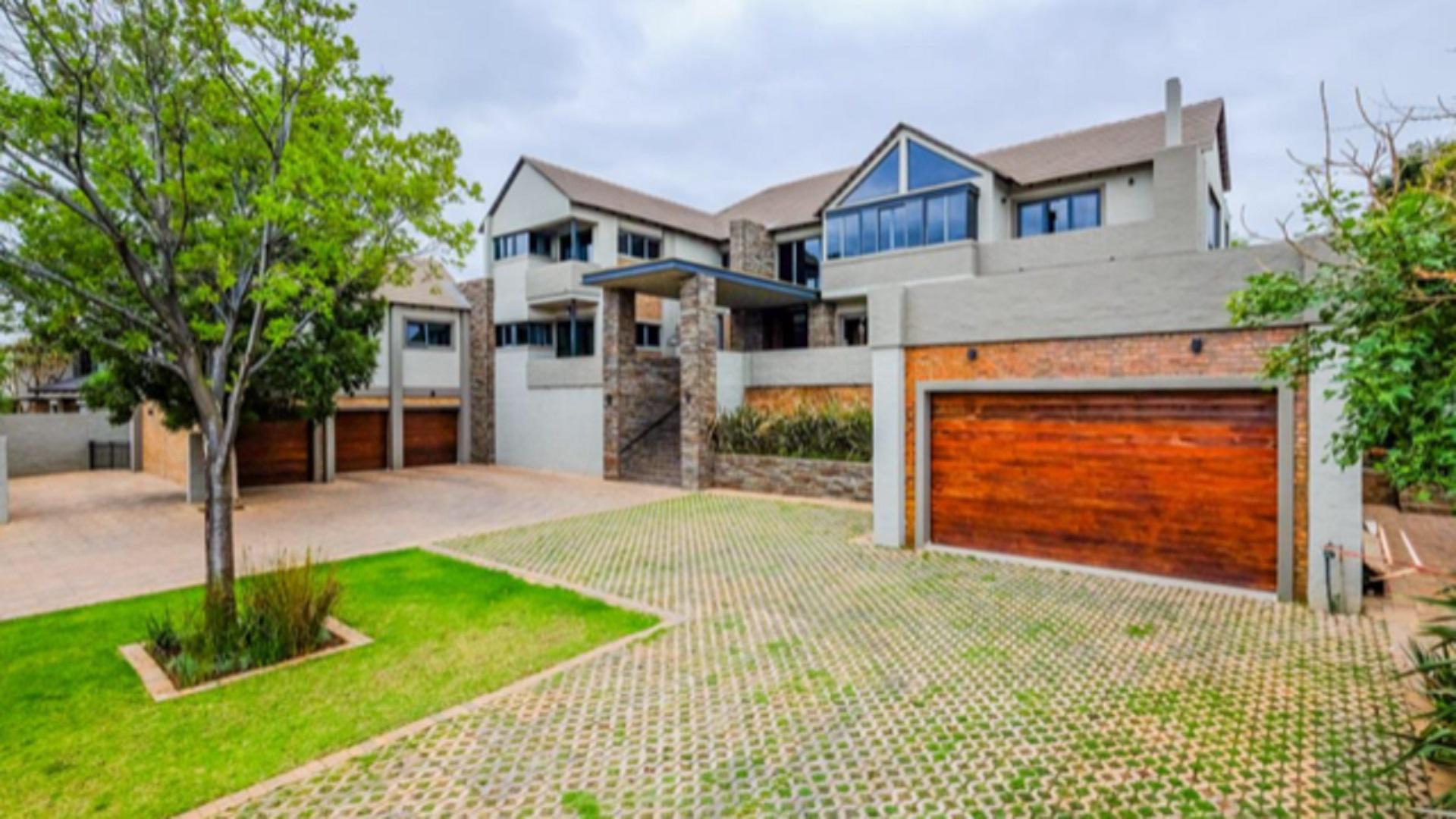 Front View of property in Silver Lakes Golf Estate