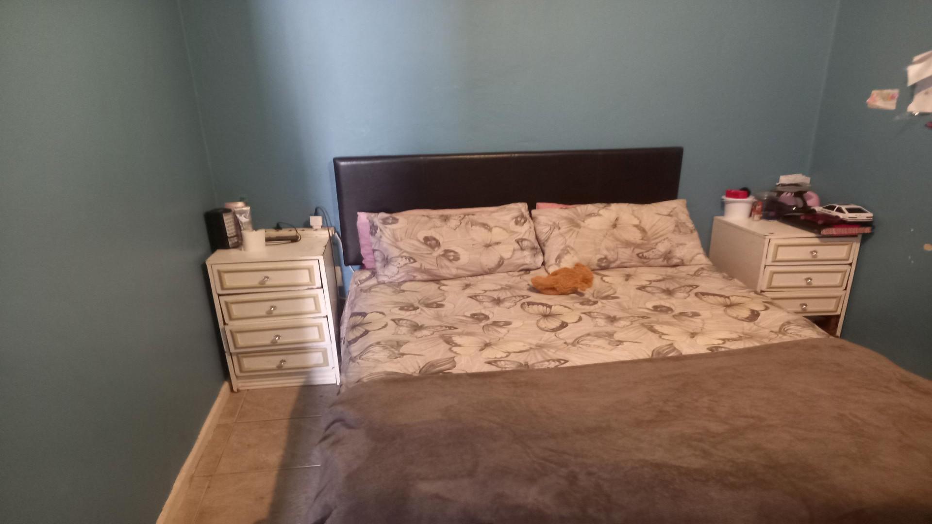 Bed Room 1 of property in Milnerton