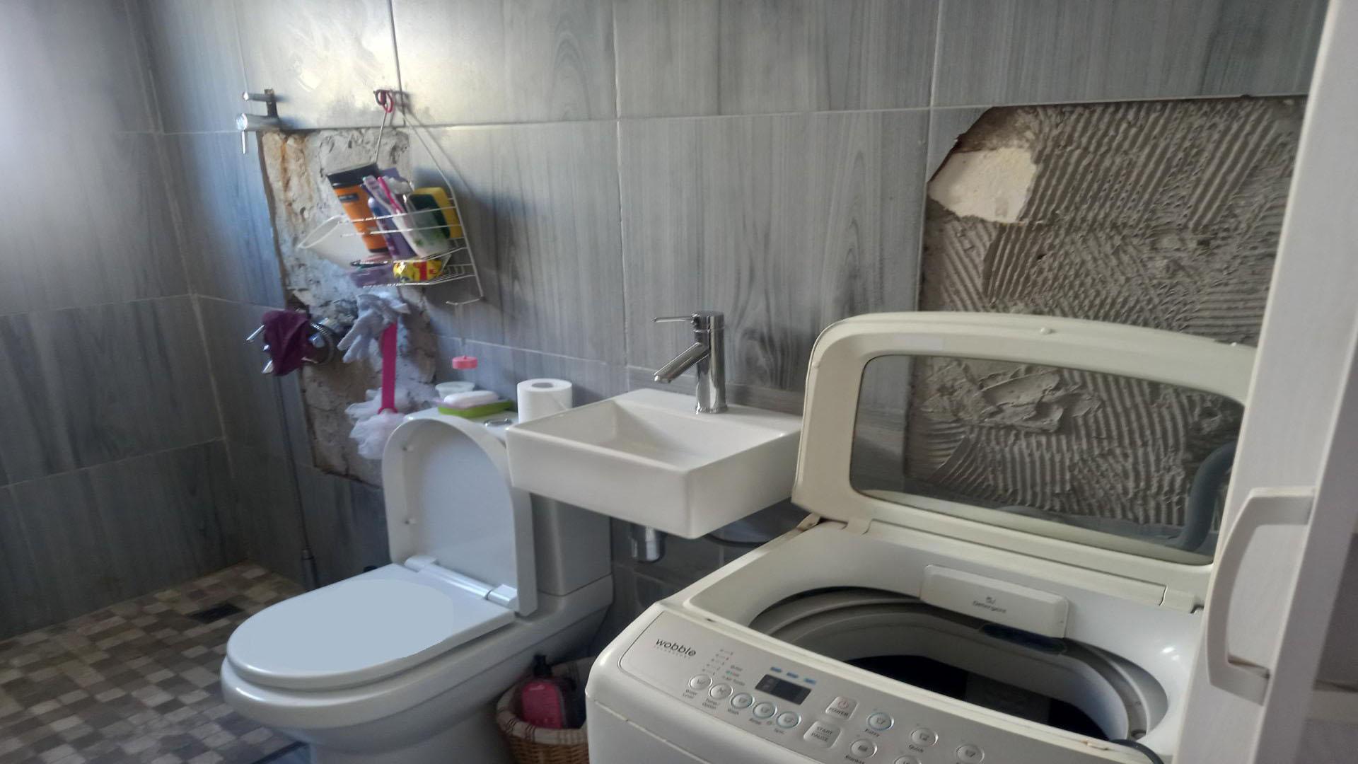 Bathroom 1 of property in Milnerton