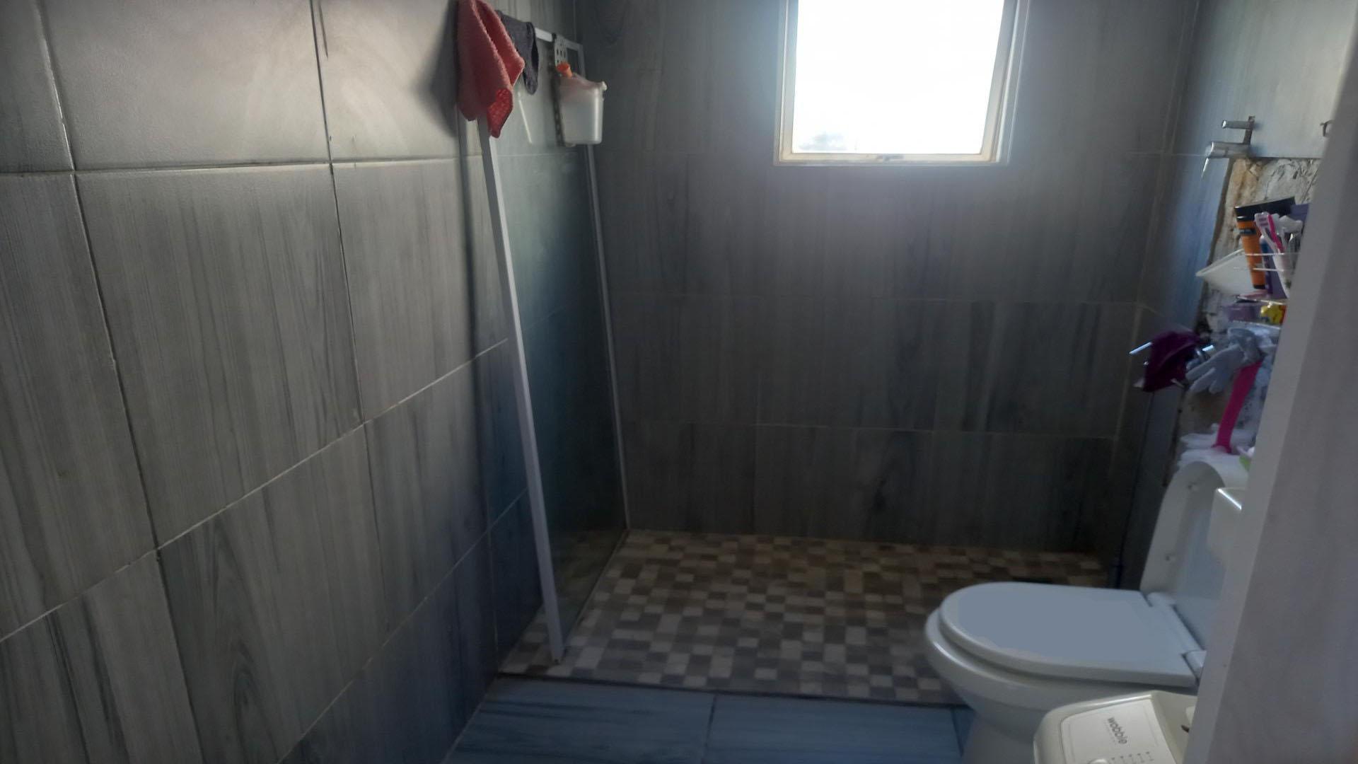 Bathroom 1 of property in Milnerton
