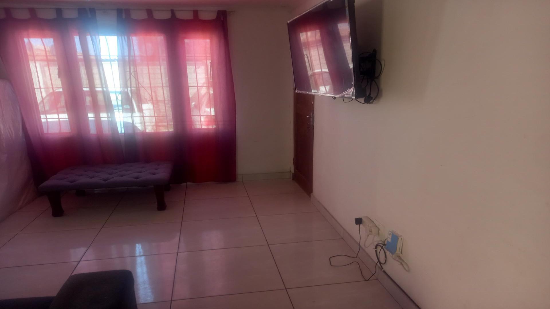 Lounges of property in Milnerton