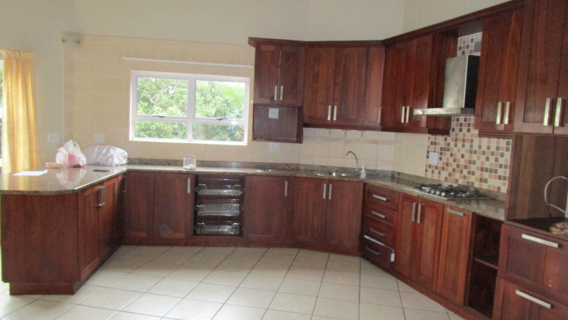 Kitchen - 17 square meters of property in Shelly Beach