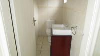 Bathroom 2 - 4 square meters of property in Shelly Beach