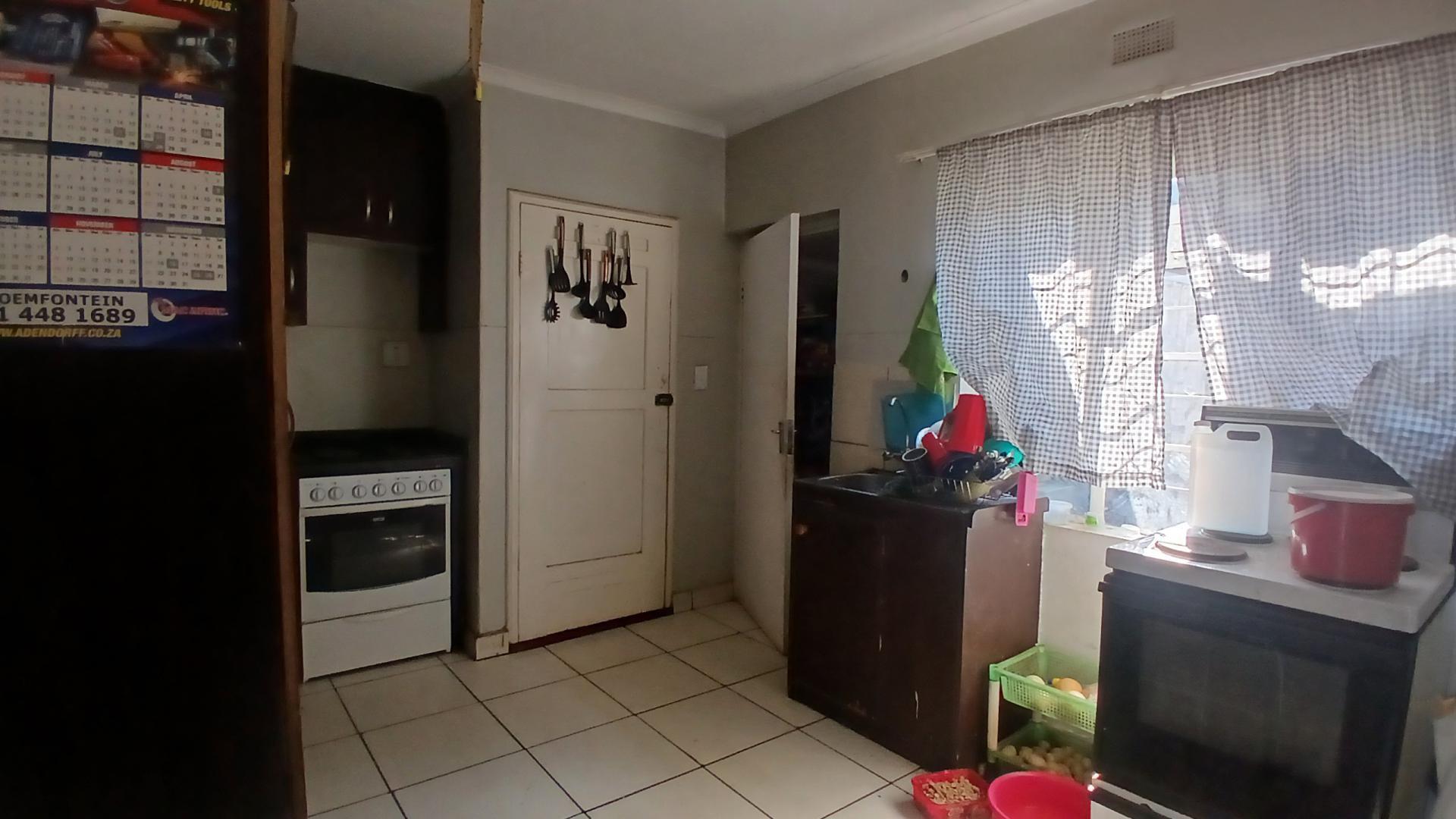 Kitchen of property in Oranjesig