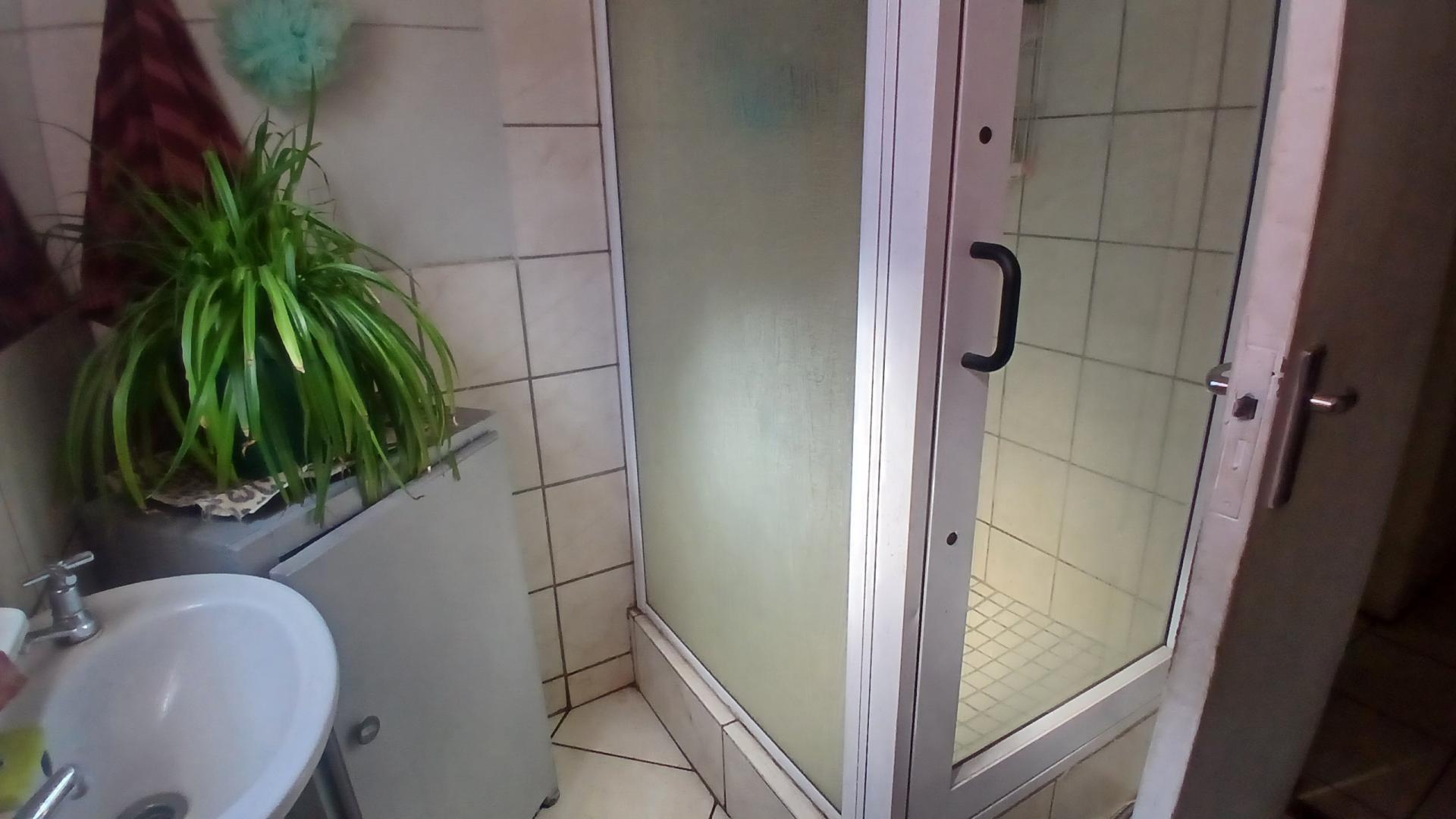 Bathroom 1 of property in Oranjesig