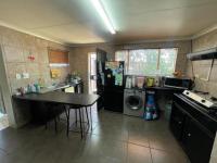 Kitchen - 16 square meters of property in Albertsdal