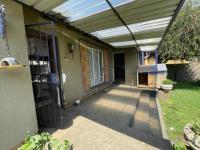 Patio - 14 square meters of property in Albertsdal