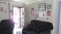 Lounges - 45 square meters of property in Albertsdal