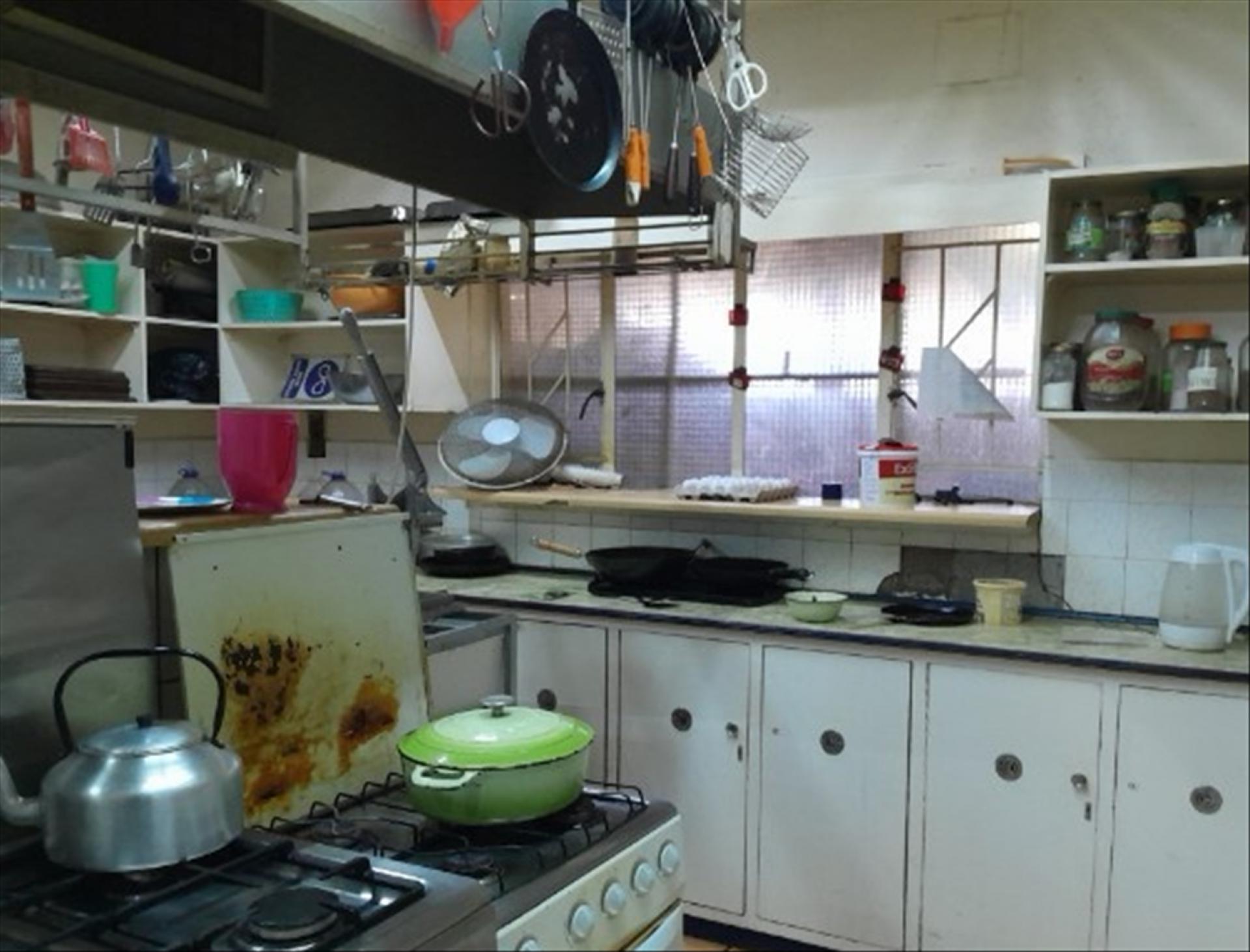 Kitchen of property in Dagbreek