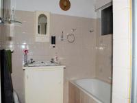 Bathroom 1 of property in Southernwood