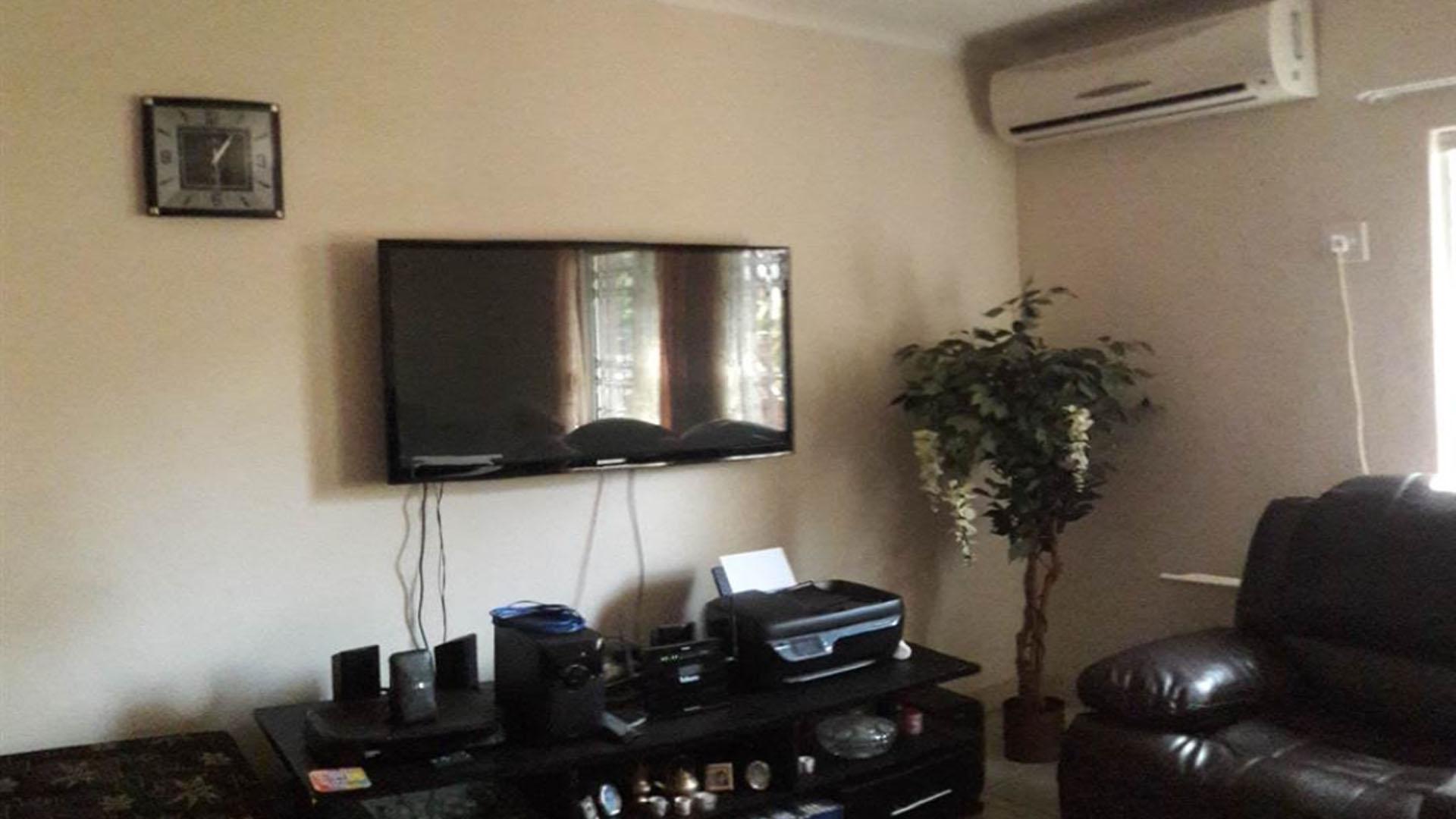 Lounges of property in Phalaborwa