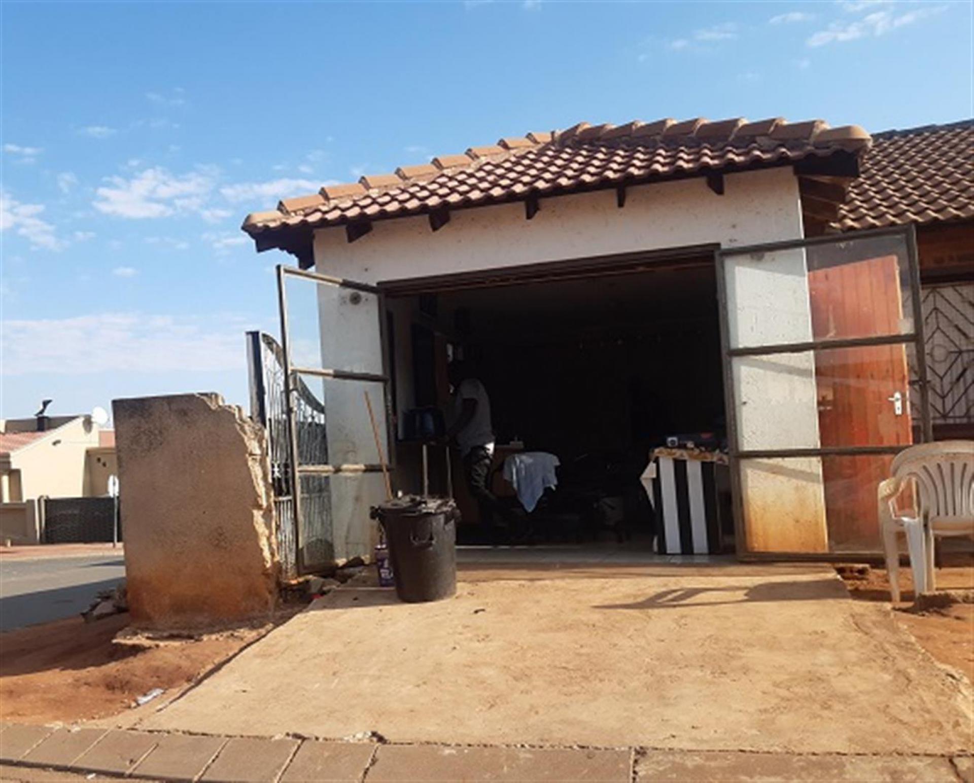 Front View of property in Tembisa