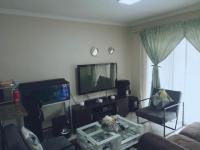 Lounges - 14 square meters of property in Witpoortjie