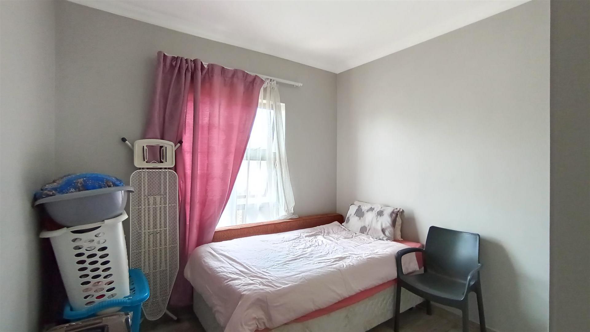 Bed Room 2 of property in Doornpoort