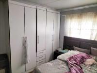 Main Bedroom of property in Bethal