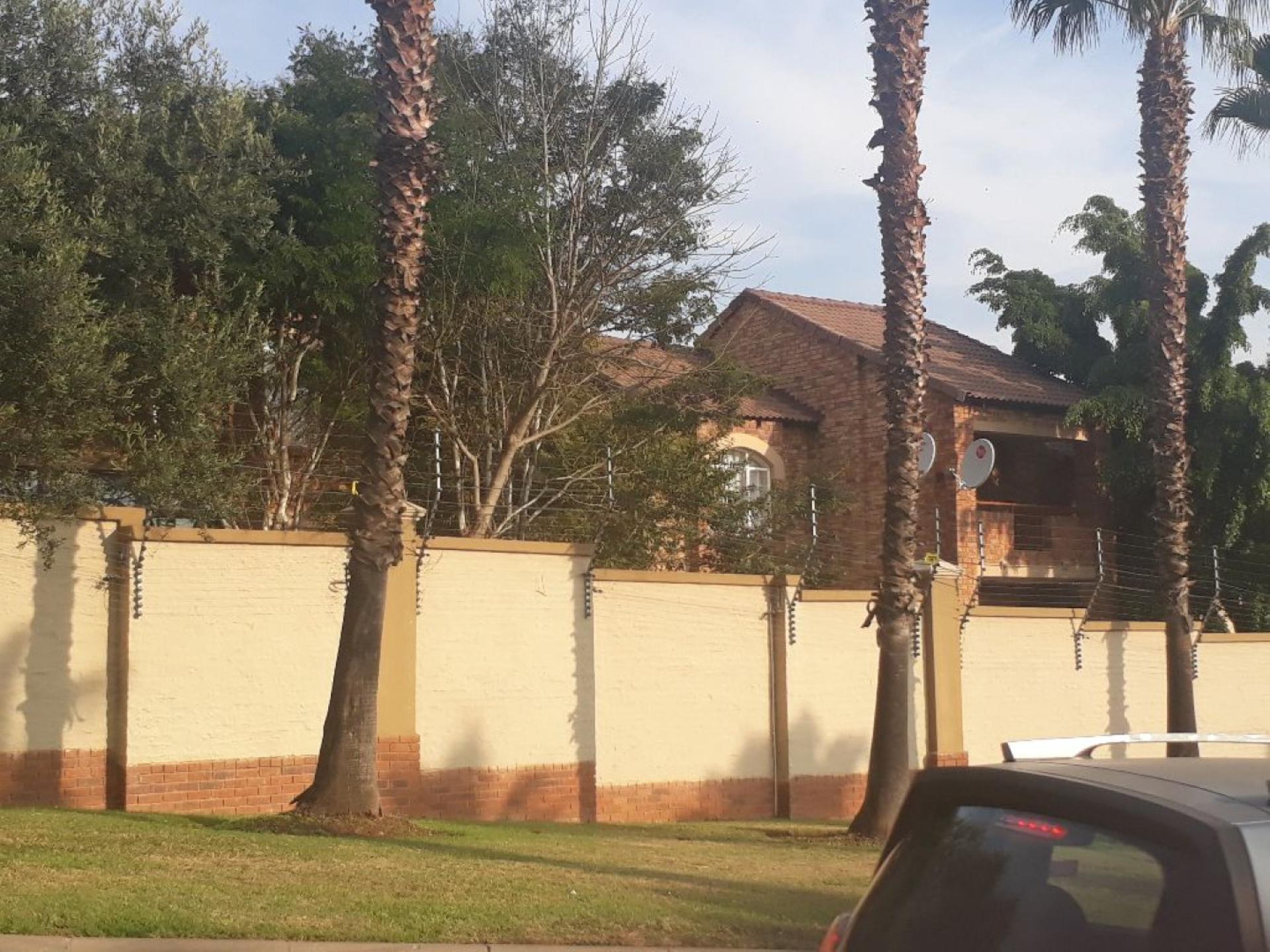 Front View of property in Mooikloof