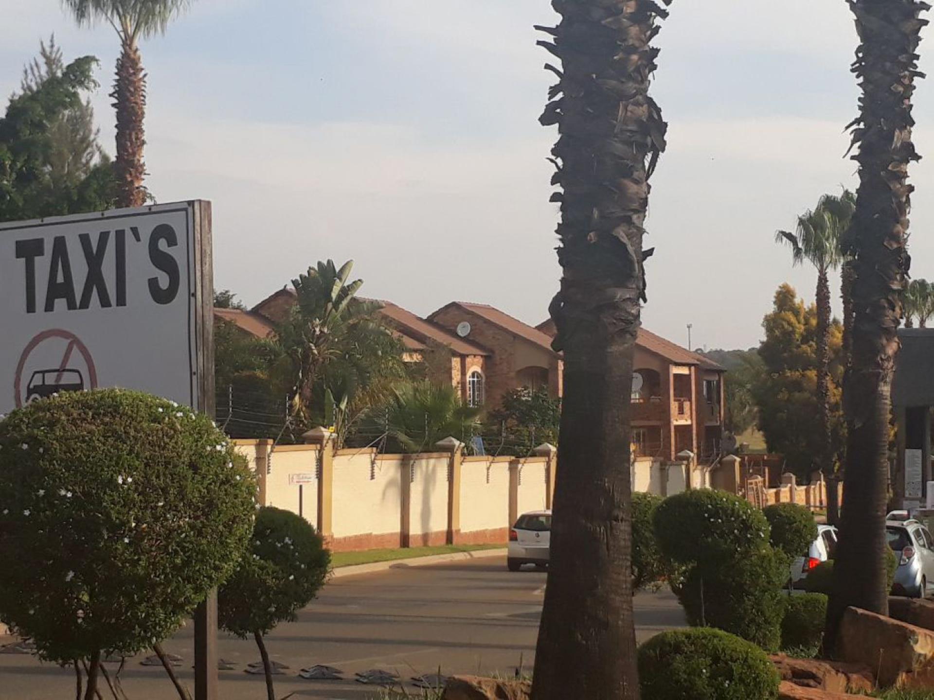 Front View of property in Mooikloof
