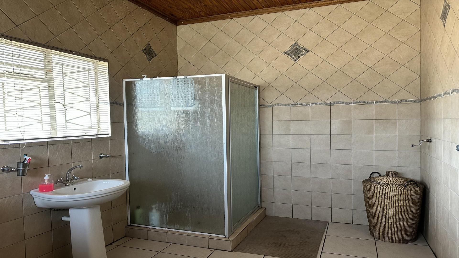 Bathroom 1 of property in Kimberley