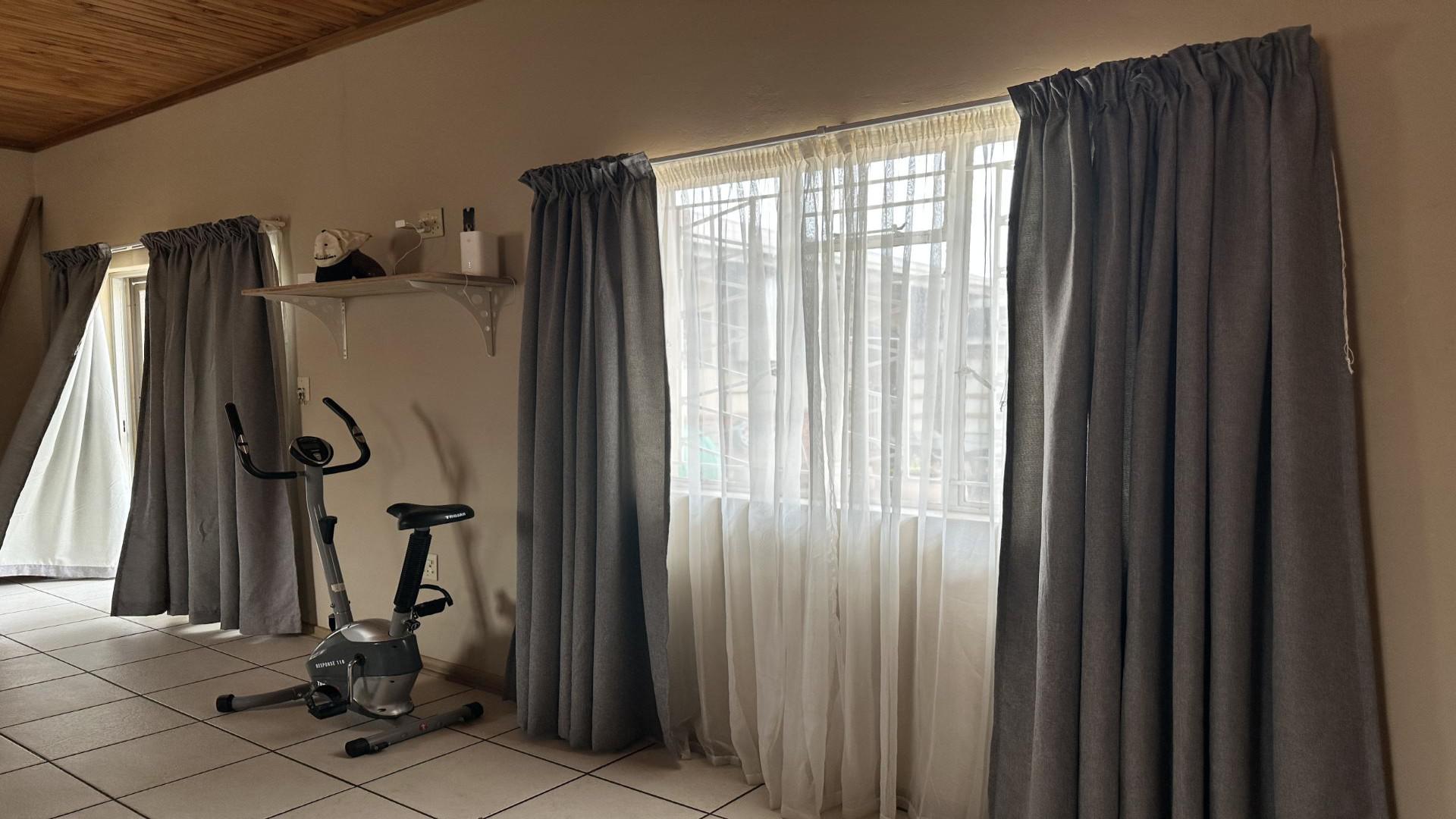 Lounges of property in Kimberley