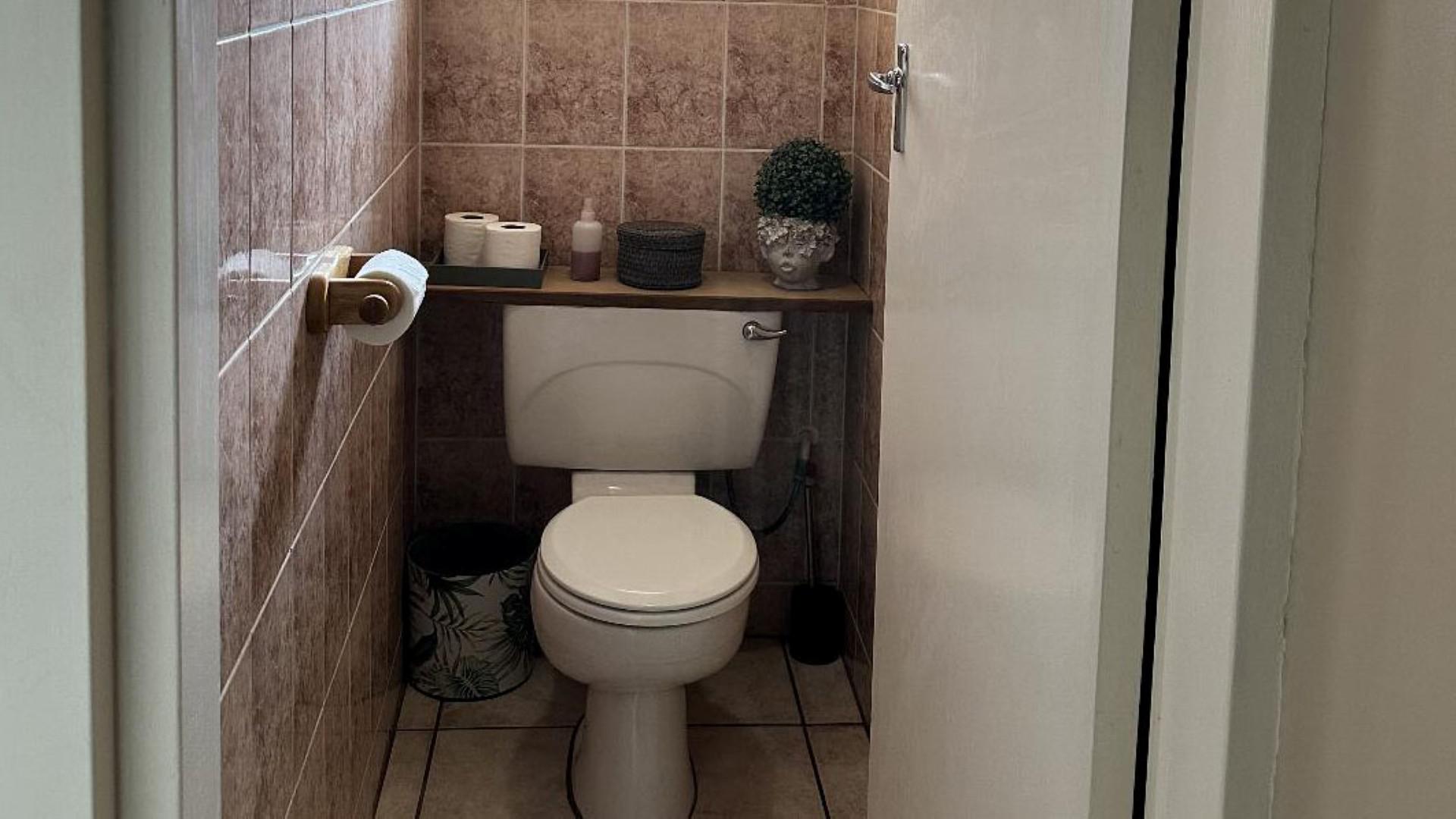 Bathroom 3+ of property in Kimberley