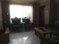 Lounges of property in Zola