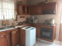 Kitchen of property in Zola