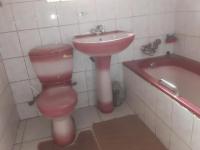 Bathroom 1 of property in Zola