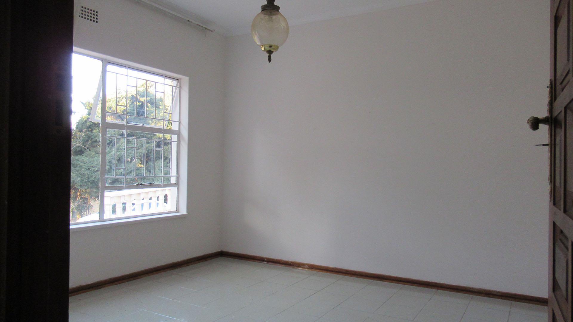 Bed Room 1 - 50 square meters of property in Klip River