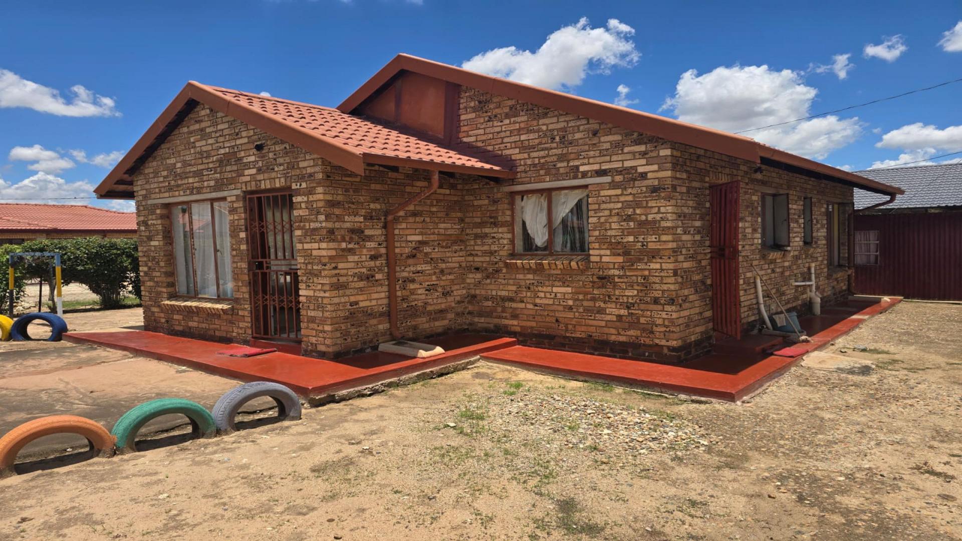 Front View of property in Mmabatho