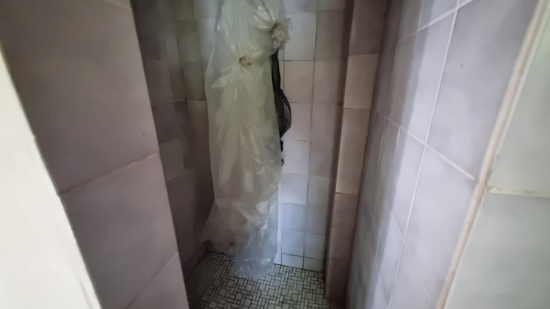 Bathroom 1 - 14 square meters of property in Kensington - JHB