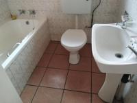 Bathroom 1 - 8 square meters of property in Bonaero Park