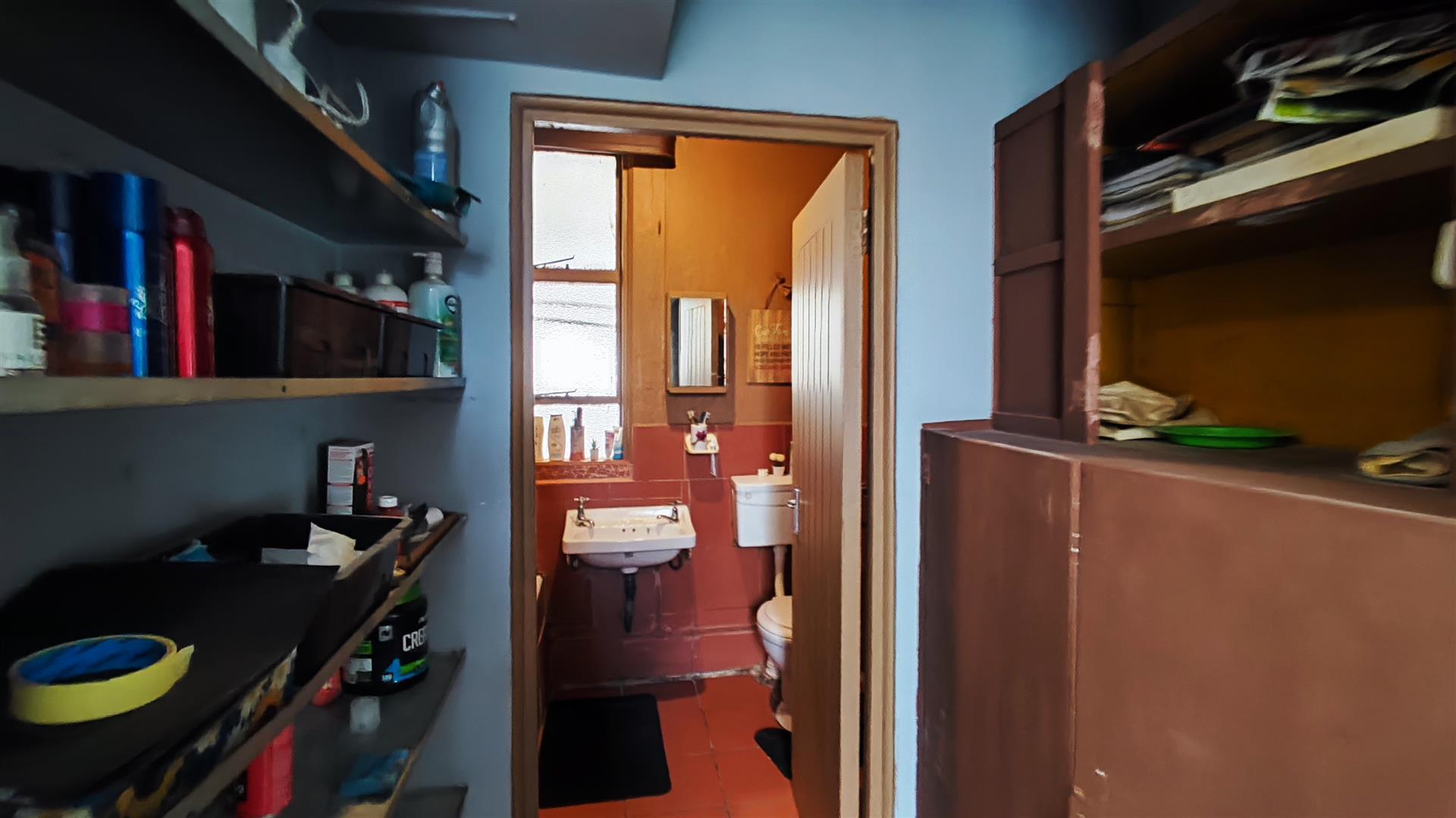 Spaces - 12 square meters of property in Farrarmere