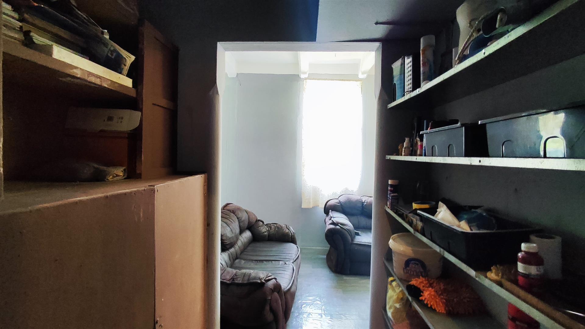 Spaces - 12 square meters of property in Farrarmere