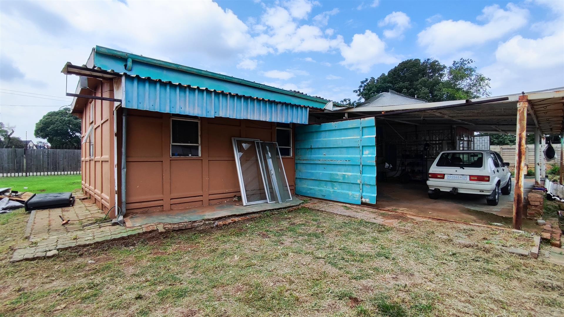 Backyard of property in Farrarmere